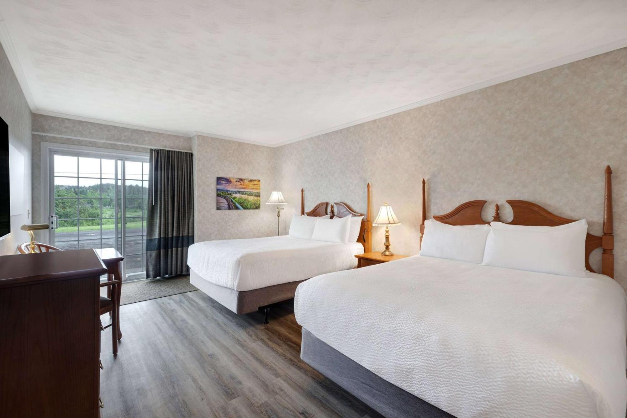 Days Inn By Wyndham Edmundston Kültér fotó