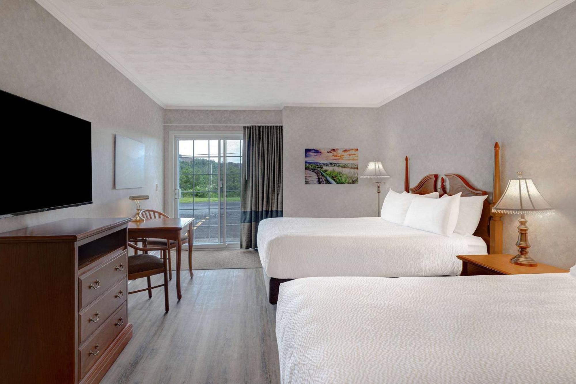 Days Inn By Wyndham Edmundston Kültér fotó