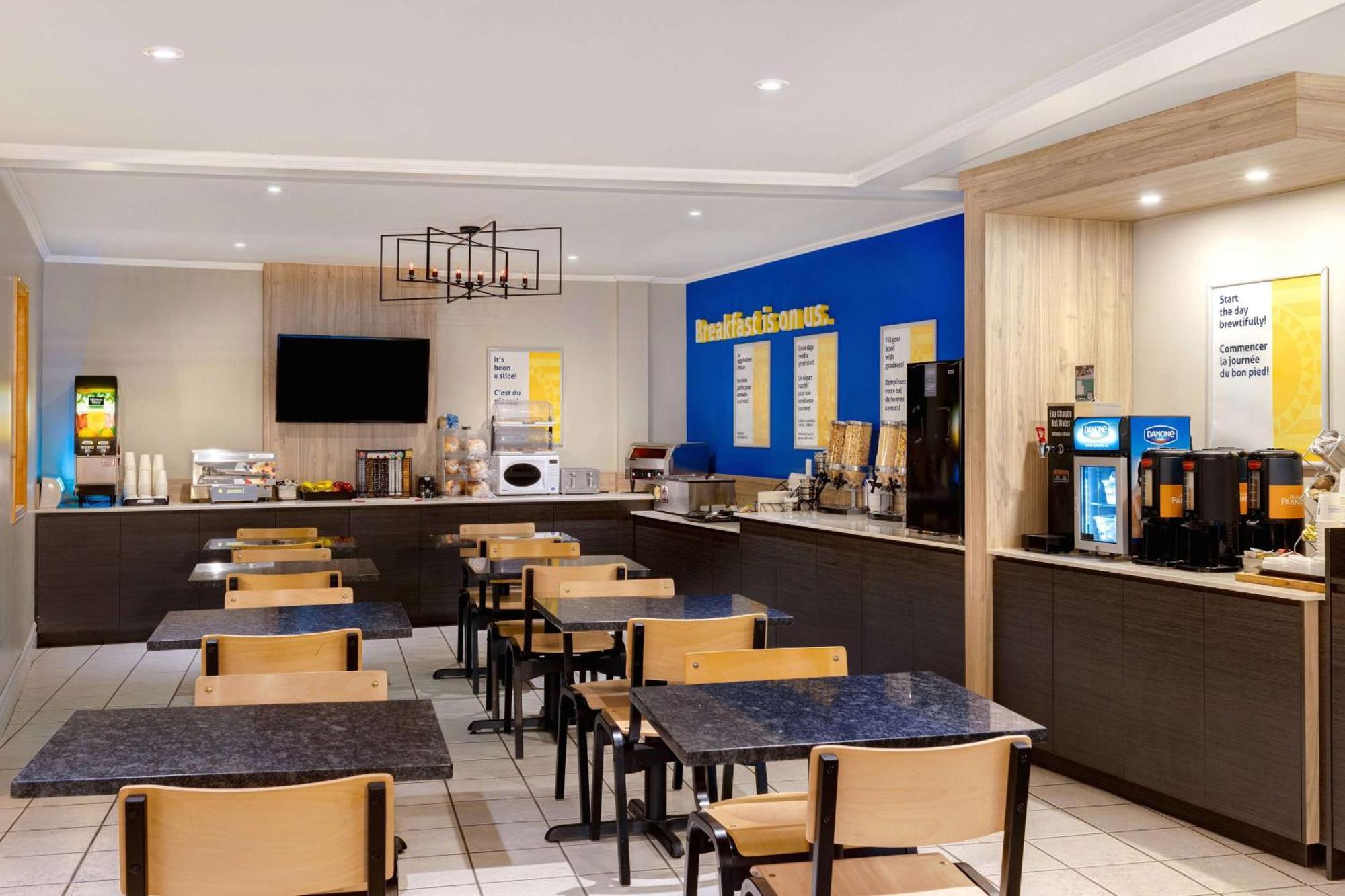 Days Inn By Wyndham Edmundston Kültér fotó